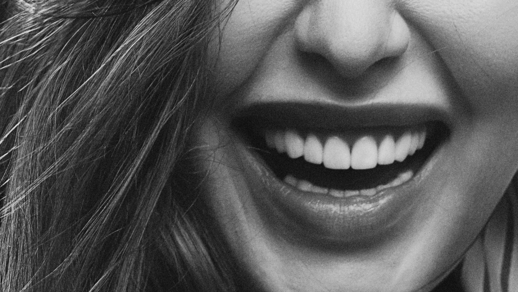 A Poderosa Força de um Sorriso: Seu Impacto Além das Palavras